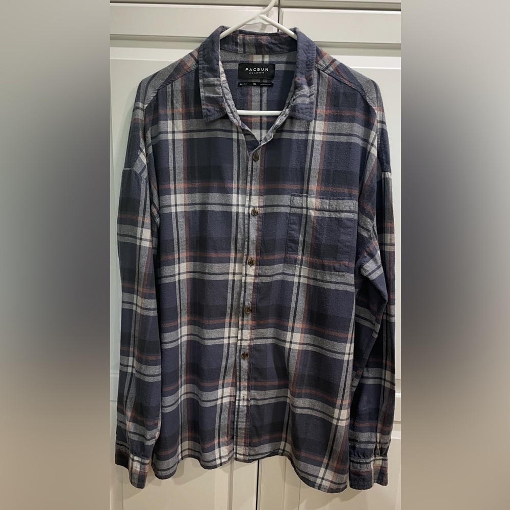 PacSun Men's XL Navy and Gray Feels Like light Flannel Plaid Button-Down Shirt